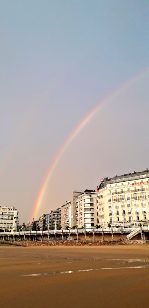 TiempoDonosti's tweet photo. Y ya para rematar 🌈 https://t.co/ApSGcaCoea