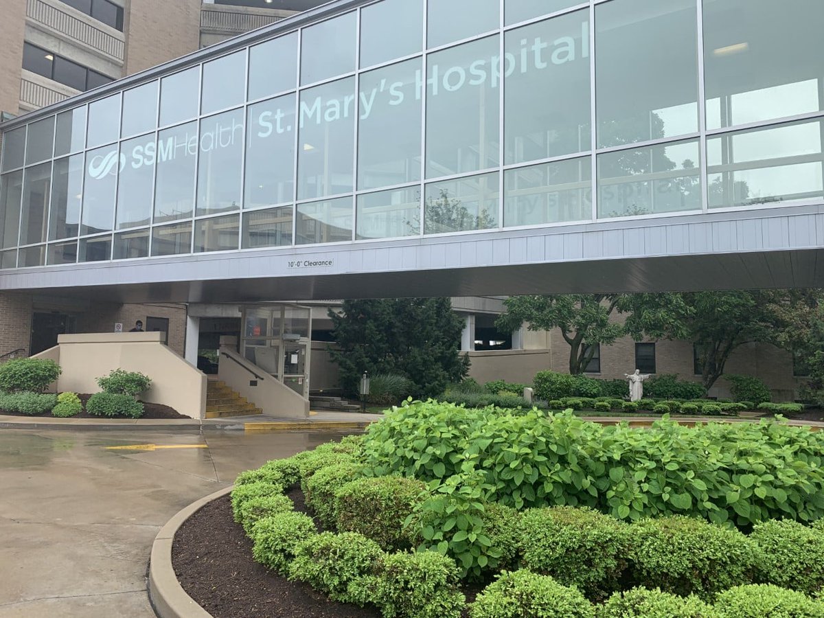 SFP_Landscaping's tweet photo. How relaxing is this space? We applaud St. Mary's Hospital for providing this amazing tranquil garden for their patients and employees, and we thank them for allowing us to maintain it's beauty.  @SSMHealthMidMO  #beauty #relaxing #landscaping #onewithnature https://t.co/VuppoGIVQJ