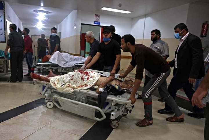 Sekurangnya 20 orang telah mati syahid dan 65 yang lain cedera. Seorang kanak-kanak perempuan dilaporkan turut tercedera. Tentera Zionis kini mensasarkan kawasan yang diduduki oleh penduduk Palestin. Tolong doa untuk mereka!