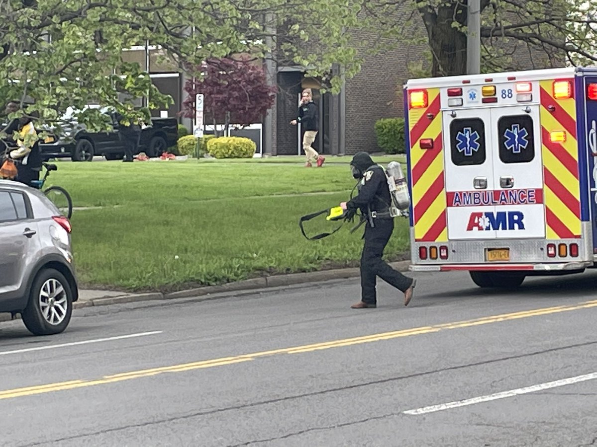 Police officer just put on oxygen and is headed towards Chestnut Crossing complex <a href="/CNYCentral/">CNY Central</a>