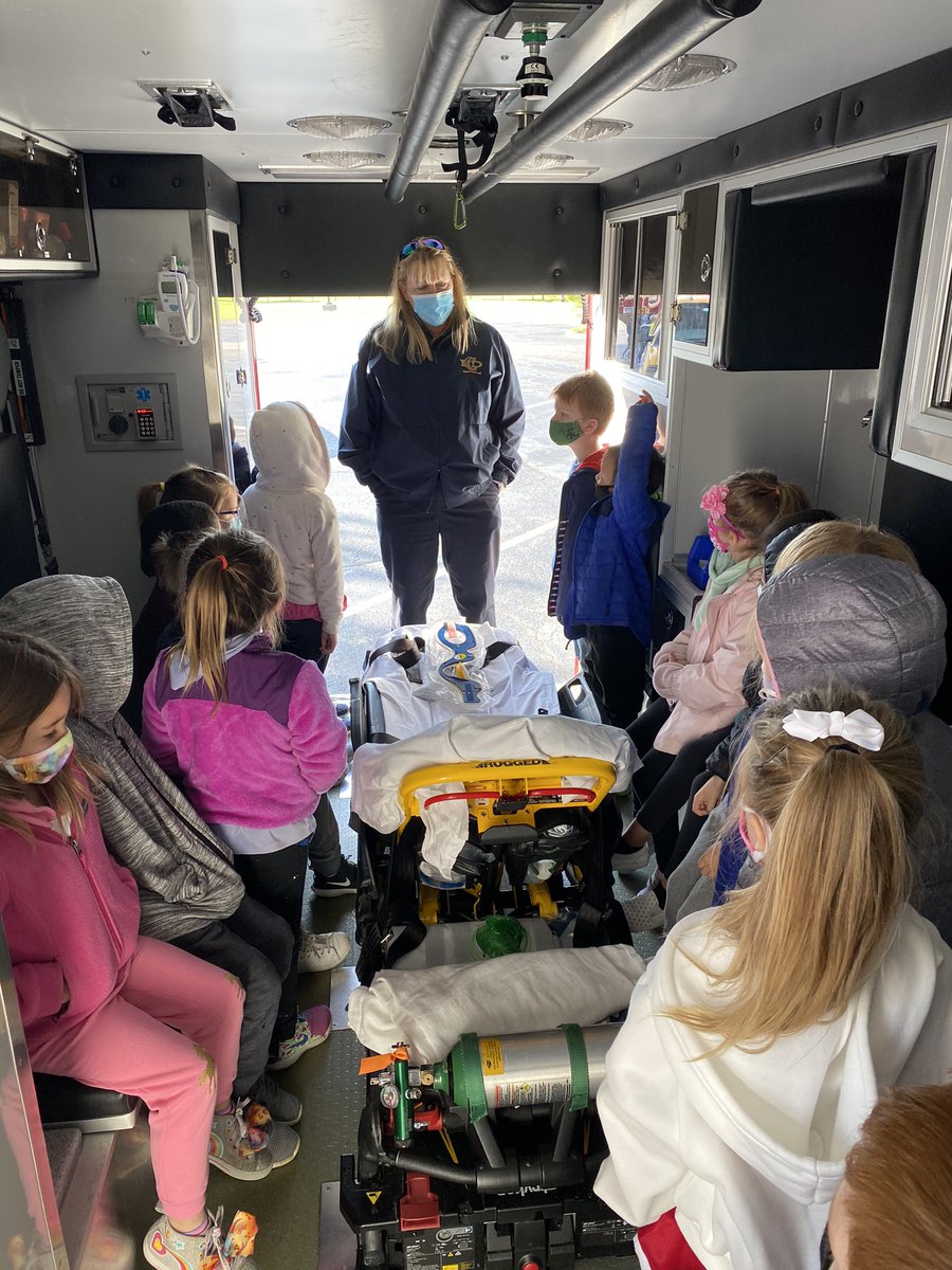 PantellaCamp's tweet photo. We had an incredible time learning about special jobs this morning! We are so thankful for our awesome SRO for coordinating it all! Thank you @CarmelFireDept @CarmelPD @koorsenfire @myccs @TowneMeadow https://t.co/2Y1yVYthsX