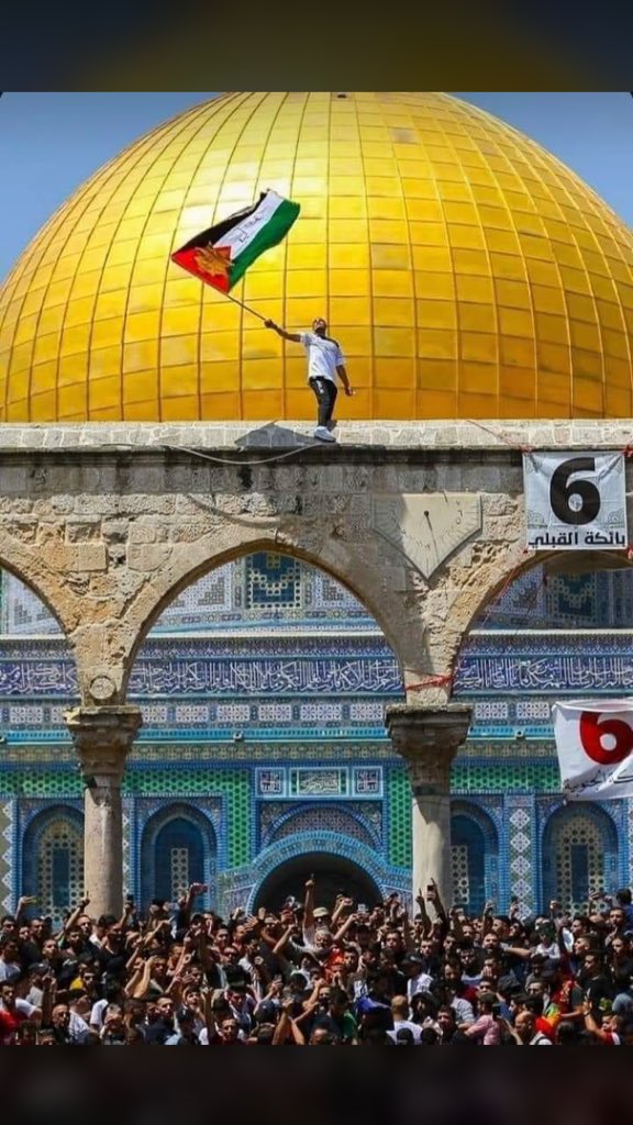 Ahmed_bronz's tweet photo. أيا قدس يا درّةً في الوجود.. ستبقين رمز الإباء والصمود. #المسجدالأقصى https://t.co/cKtNxSFopr