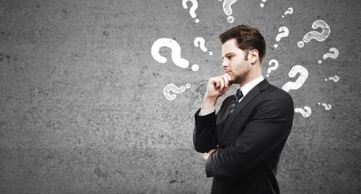 Человек который думает только о себе и ищет во всем своей выгоды. Человек думает. Мужчина думает. Сенека человек который думает только о себе. Мужчина задумался.