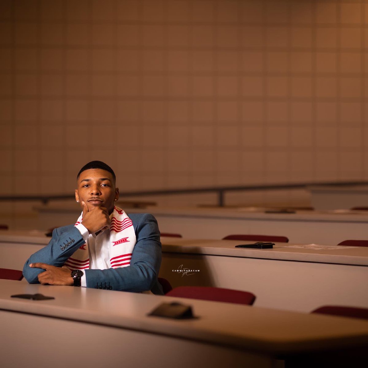 qreed4's tweet photo. “What feels like the end is often the beginning”

Q Reed signing out.....👌🏽♦️🎓

📸: @CamWithDaCam https://t.co/z89zPbFZe7