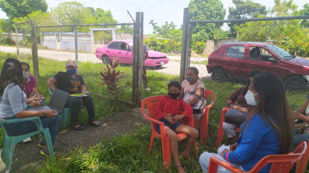 MariaVallenil15's tweet photo. Gob @_LaAvanzadora Trabaja incansablemente junto @FsmMonagas @svgmonagas BNBT @BOSMOCA1 @Psuv_Maturin @ClapMonagas Para la Inauguración de la BMS N. 96 Pq Boqueron Sector Paradero para seguir atendiendo al pueblo @mercal @MervinMaldonad0 cumpliendo al Pdte @NicolasMaduro #100BMS https://t.co/c07TX6NodS