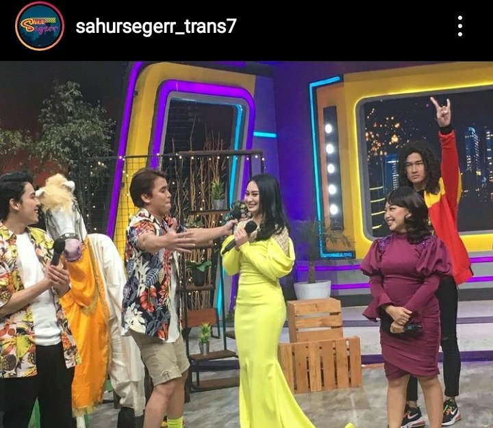miga_il's tweet photo. Selamat pagi pasukan bilmes,,, semangat ngehastag ga nih?

#BILMESMENUJUPUNCAK https://t.co/4A20E8Ctvz