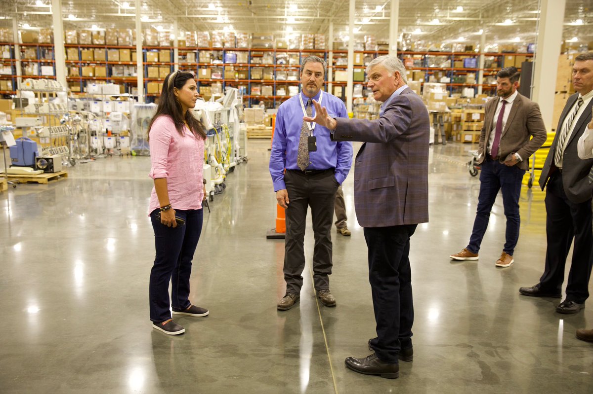 Franklin_Graham's tweet photo. It was great to have Former Congressional Representative from Hawaii @TulsiGabbard come to visit our @SamaritansPurse Wilkes campus today and see more of what the ministry is doing around the world. https://t.co/BinGMITcOc