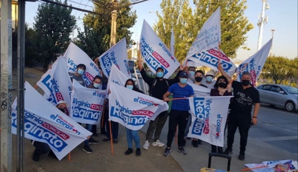 RodrigoPieiro10's tweet photo. Aparte de corruptos, le hacen campaña a @cotyreginato y @andreamolina_o en horas de trabajo municipal. Javier Aravena es funcionario.

@AlandTapiaSC
@marlenolivari
@marcelavarasf
@rodrigovattuone
@PaulaVinadelMar
@Jorgeescudero7
@JorgeEstayO
@MacaRipa https://t.co/svs1r9Wx1o