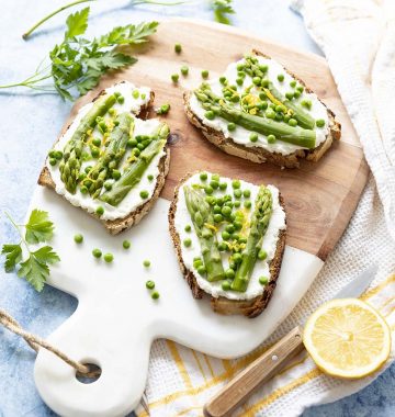 cofooders's tweet photo. #Recette via @Odelices Tartines printanières aux asperges et petits pois 👉https://t.co/8oQY2vgdYf #tartine #printemp #asperge #petitspois #cuisine #food #yummy #legume https://t.co/cyoMatH2oP