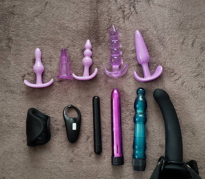 Just starting my collection of toys for men. Pick a size or bring your own! https://t.co/m1IYTxHG4k<a href="/tag/tittytuesday"class="tags"><span>#tittytuesday</span></a>