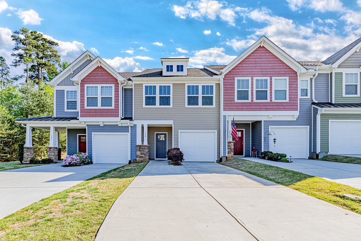 AlphaPropertySC's tweet image. FOR RENT $1500/month:
199 Fair Orchard Way
Duncan, SC 29334
View additional listings here: alphapropertysc.com
Property Information Here: bit.ly/3eAcEDl