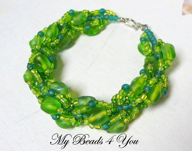 MyBeads4You_'s tweet photo. #CreativeBizHour #etsy #etsymntt #mybeads4you #handmade #handmadejewelry #largebracelets #summerfashion #greenbracelets #bracelets #green #beaded #beadwork #spiral #etsylove #etsystore https://t.co/gT1SJgaEUn https://t.co/hfkazxhLOR