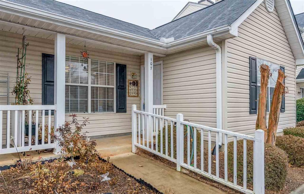 AlphaPropertySC's tweet image. FOR RENT $1100/month:
107 Hammett Grove Ln
Greer, SC 29650
View additional listings here: alphapropertysc.com
Property Information Here: bit.ly/3tDSWuG