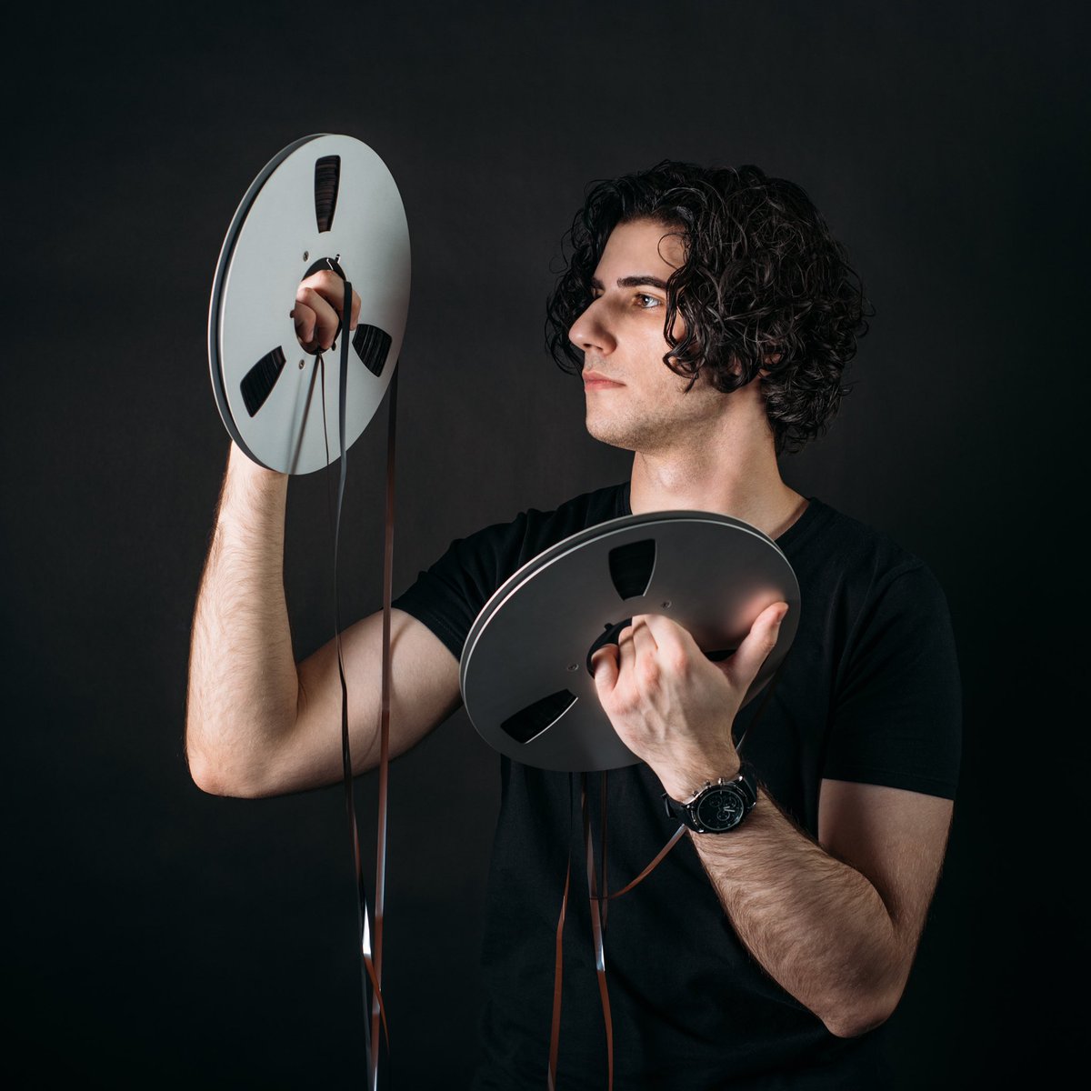 MatejaJezdic's tweet image. Here’s a shot from the “You Got Me Figured Out” photoshoot we did back in December of 2020. It ended up being the cover of “My Releases” playlist on Spotify and Apple Music. 

#music #photoshoot #matejajezdic #debutalbum #debutsingle #serbia #spotify #applemusic #coverart #revox