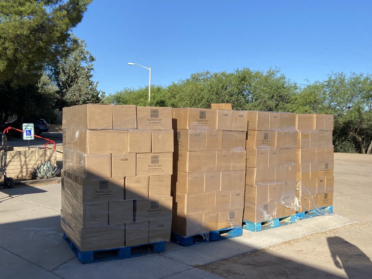 RevWarrenL's tweet image. We distributed 756 boxes of food- 22,680 pounds , in under 4 hours
