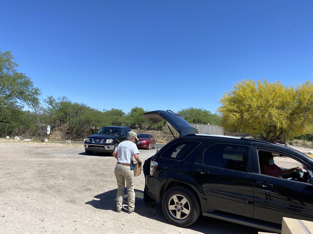 RevWarrenL's tweet image. We distributed 756 boxes of food- 22,680 pounds , in under 4 hours