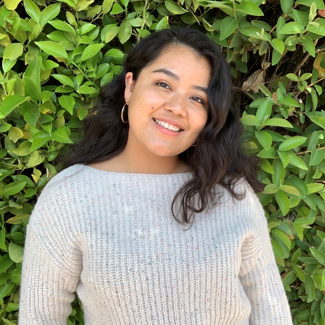 UCLAAdmission's tweet photo. Meet Kelly, a 2nd year transfer majoring in Microbiology, Immunology &amp; Molecular Genetics (MIMG). Read today's #BruinBlog to learn more about how she got involved at UCLA after transferring from Glendale Community College (@GCCPIO)! https://t.co/ys0sQcz0Yn #UCLAbound https://t.co/qG7oXQ6ZuX