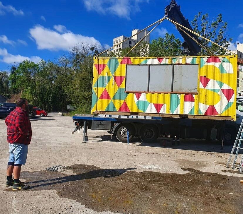 fortrecup's tweet photo. En route pour des nouvelles aventures! Merci @bellastock, @groupe_bovis  et @chebsantier! 📸 @labric0t #fortrecup #fortaubervilliers #fortdaubervilliers #paris #container #chebsantier #urbanismetransitoire #friche #tierslieux #modulaire #bellastock #c… https://t.co/1vw6JoDI4m https://t.co/MgacGZaZ6i