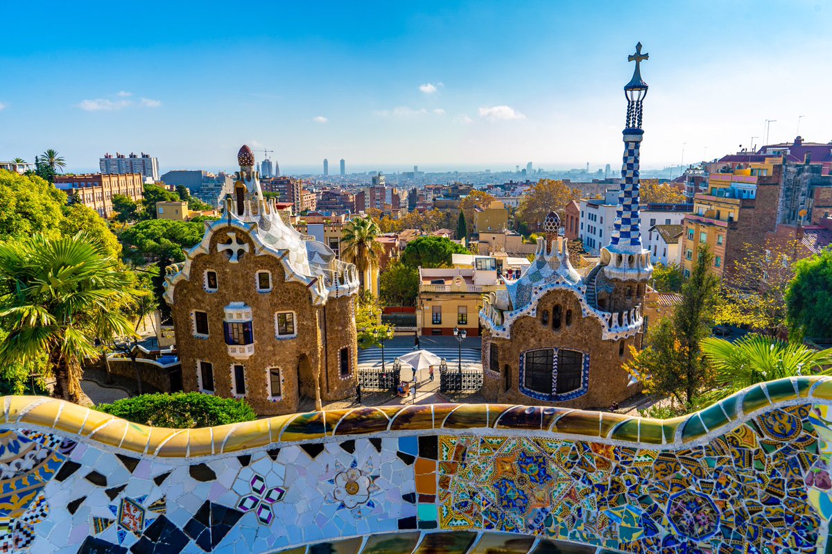 MariaLopezJ_'s tweet photo. “Ustedes han estudiado y se sorprenden de no entender lo que hago; y es que yo, que también he estudiado, aún estudio y trabajo sin parar”, Antoni Gaudí. #photography #art #Barcelona 
📍Parc Güell, Barcelona 

Foto |©️https://t.co/V6UMmv1ze8 https://t.co/BD5ZblrxHe
