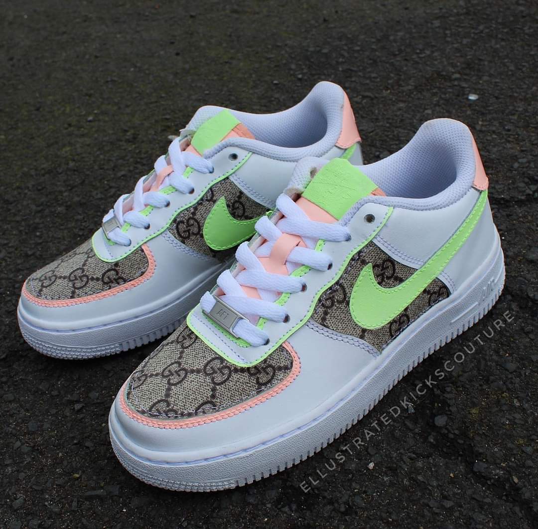 Hi <a href="/Oldham_Hour/">Oldham Hour</a> Can I introduce you to a very talented friend of mine, fellow Roytoner <a href="/ellustratedkc/">ellustratedkc</a> She's new on here.She is immensely talented as you can see, customising trainers with anything you want 🤩 #OldhamHour