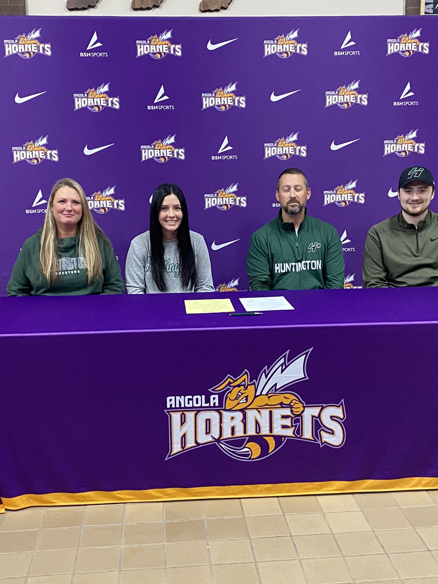 SteveLantz1's tweet photo. Congratulations to Makailah Thompson for signing to continue her education and play volleyball at Huntington! https://t.co/I7MTckDmSn