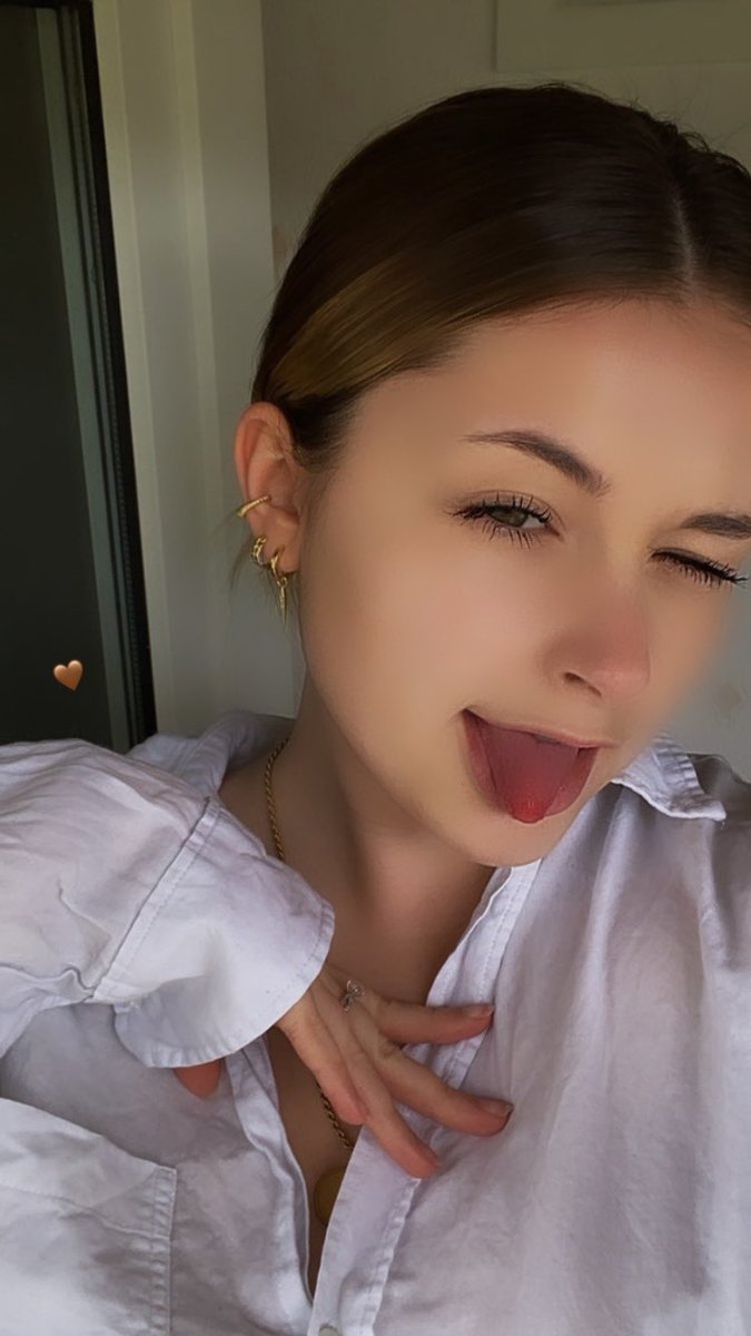 CallensSaylaina's tweet photo. Tu m’avais manquer ptit coeur je t’aime fort !!!!! A nos 1 ans !❤️💕 @clemencesvan https://t.co/gTnanjI3V0