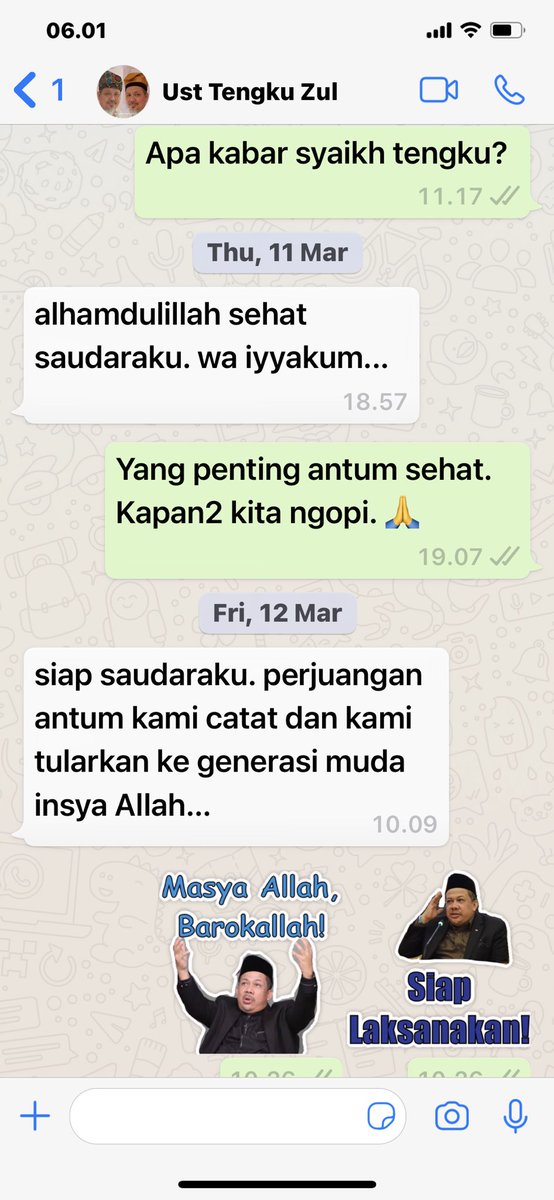 Fahrihamzah's tweet photo. انا لله وانا اليه راجعون 

Sungguh akhir yang indah. @ustadtengkuzul berpulang. Semoga Allah SWT menerima segala amal beliau dan keluarga yg ditinggal diberi kesabaran. Menurut saya dia salah seorang ulama berlatar lengkap. Kita kehilangan khazanah yg luas. (Chat WA terakhir). https://t.co/E8jpM726OT
