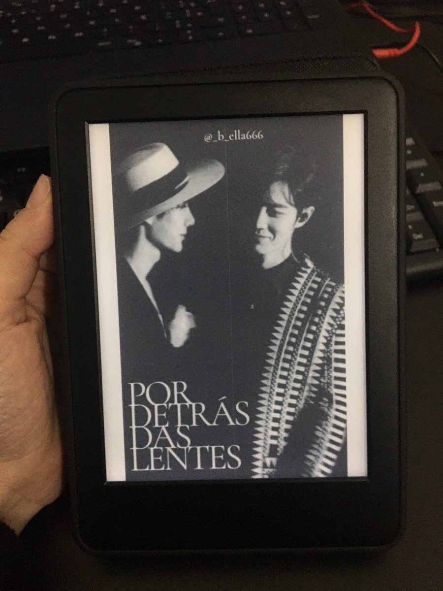 _b_ella666's tweet photo. consegui transformar em ePub minha fanfic. ela ficou tão linda no Kindle 😢 vou guardar com mt carinho https://t.co/McrgD2o3v1