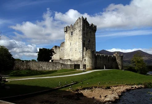 TravelandHome_'s tweet photo. #Ireland will no longer require travelers from #Italy & #Austria to #Quarantine for 2 weeks. So now you can #visitIreland | Kerry at https://t.co/AN3LVMf5cK
#travel #travelandhome #irelandtravel #gotoireland #Ireland2021 https://t.co/4RY6FTLX7A