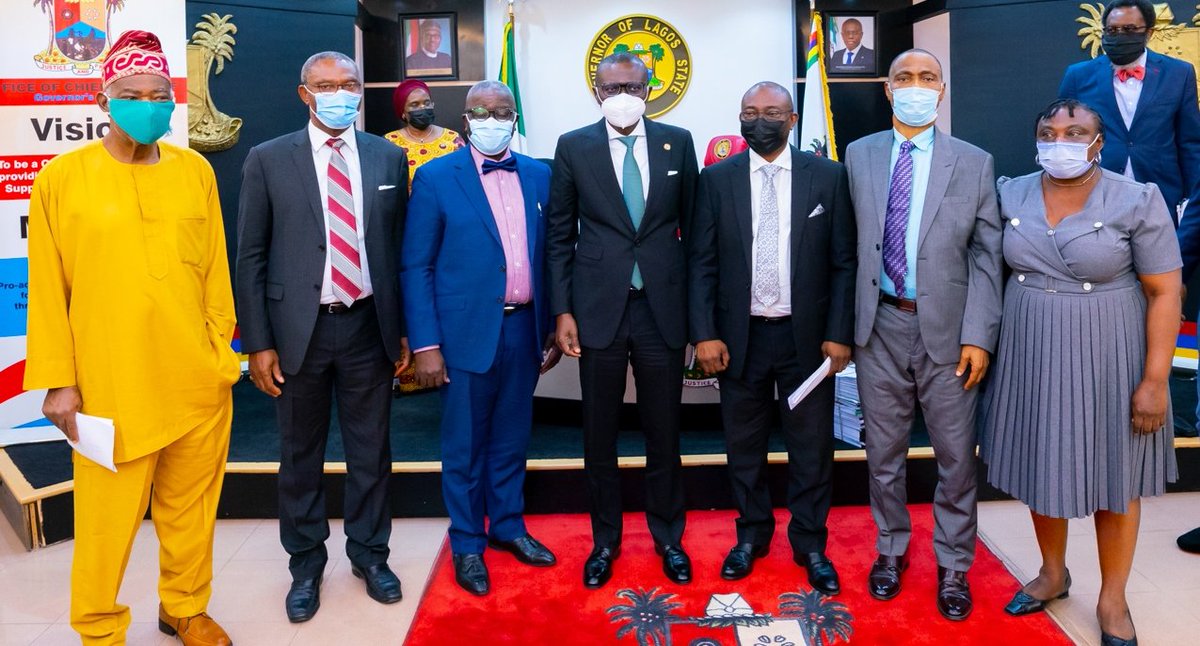 enviupdatelasg's tweet image. Governor @jidesanwoolu, on Monday, received the report of the six-member special visitation panel on the appointment of the 9th substantive Vice-Chancellor (VC) of the Lagos State University.
@jidesanwoolu @TokunboWahab @LASUOfficial 
#LASG
Read More..m.facebook.com/story.php?stor…