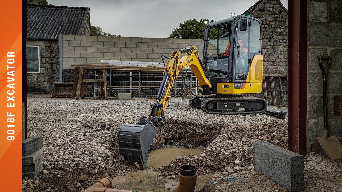 LiuGong_NA's tweet photo. Where things get tight, it's mighty big. The 9018F is our #MachineCrushMonday selection because of its 51-inch outside-tread-to-outside-tread measurement. That'll work.

 #CompactExcavators #Excavators #LiuGong #LiuGongConstructionEquipment https://t.co/UNj8vylkBi
