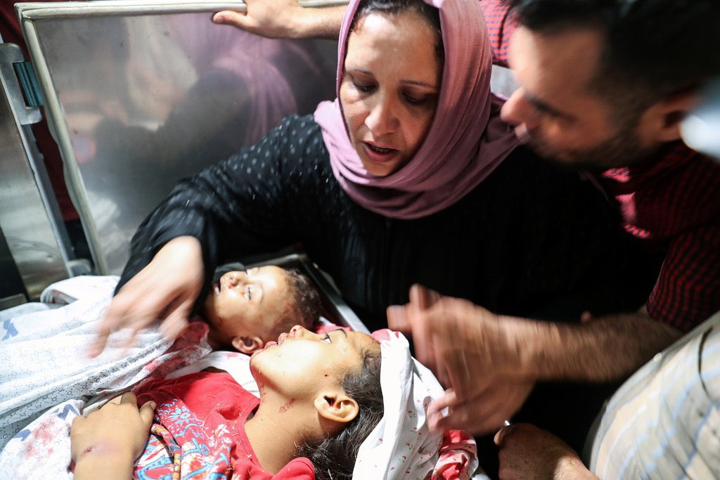 _ABallester's tweet photo. 9 niños y niñas inocentes asesinados por #Israel. En total hay 20 personas fallecidas por el bombardeo en #Gaza, #Palestina. Un paso más en la escalada de violencia que el gobierno israelí ha desatado.

Pero la comunidad internacional pedirá contención a las partes. Vergüenza. https://t.co/tZv4l2qNFK