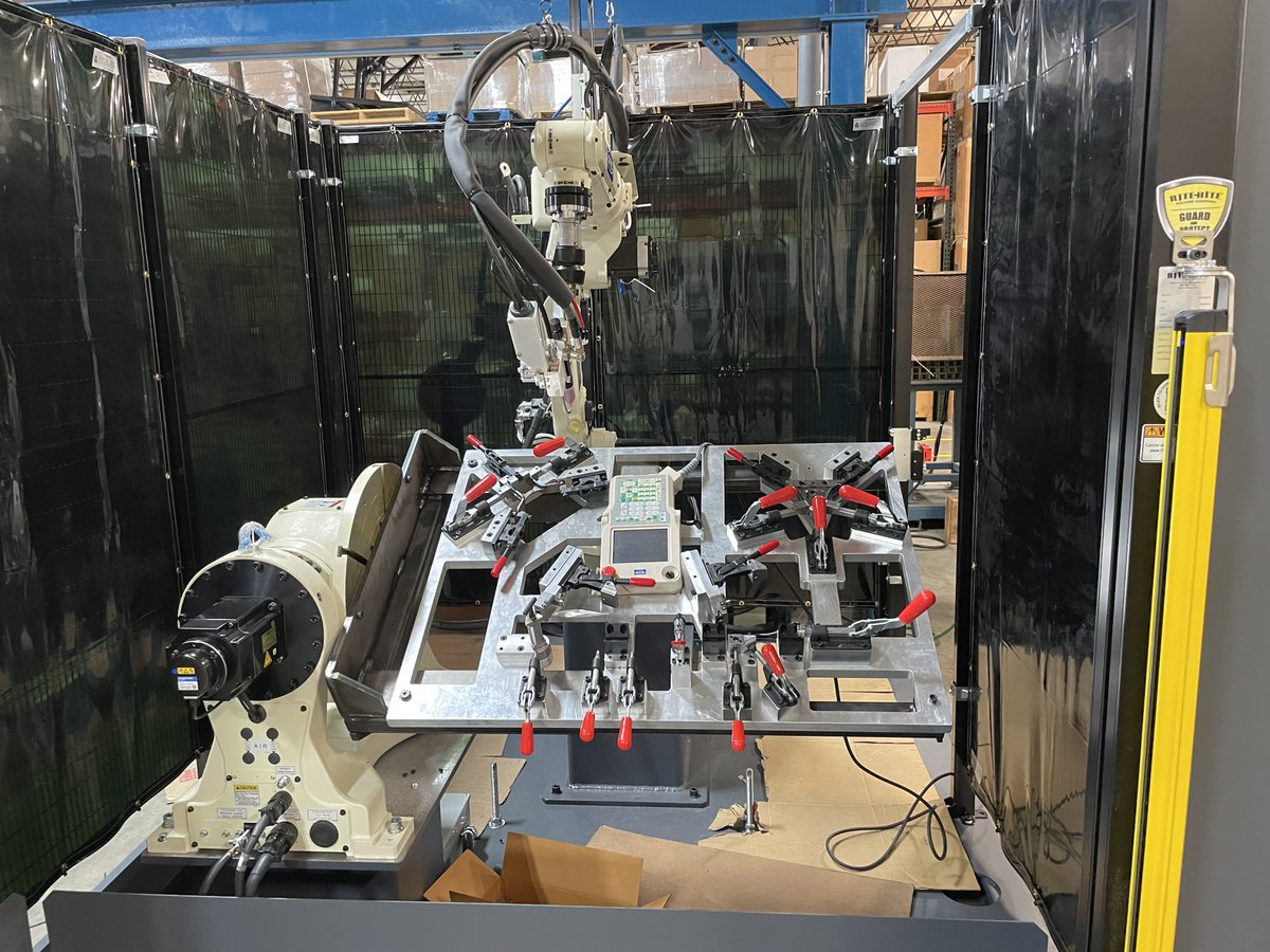 OTCDAIHEN's tweet image. A ROTA-ARC 1000 dual-robot MIG and a DT-ARC variant TIG production welding cells being assembled and tested on our Tipp City, Ohio floor. More world-class solutions from the worlds #1 supplier of arc-welding robots.
#roboticwelding #weldingautomation