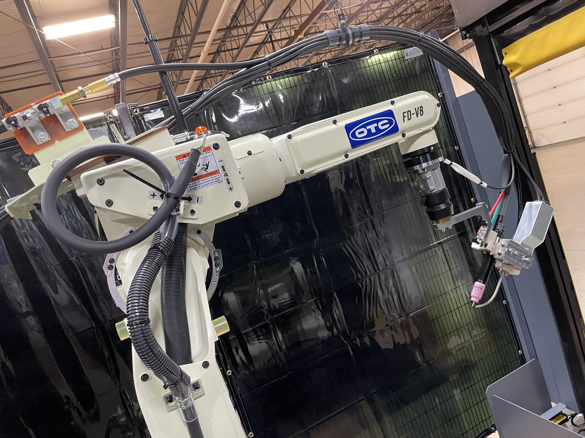 OTCDAIHEN's tweet image. A ROTA-ARC 1000 dual-robot MIG and a DT-ARC variant TIG production welding cells being assembled and tested on our Tipp City, Ohio floor. More world-class solutions from the worlds #1 supplier of arc-welding robots.
#roboticwelding #weldingautomation