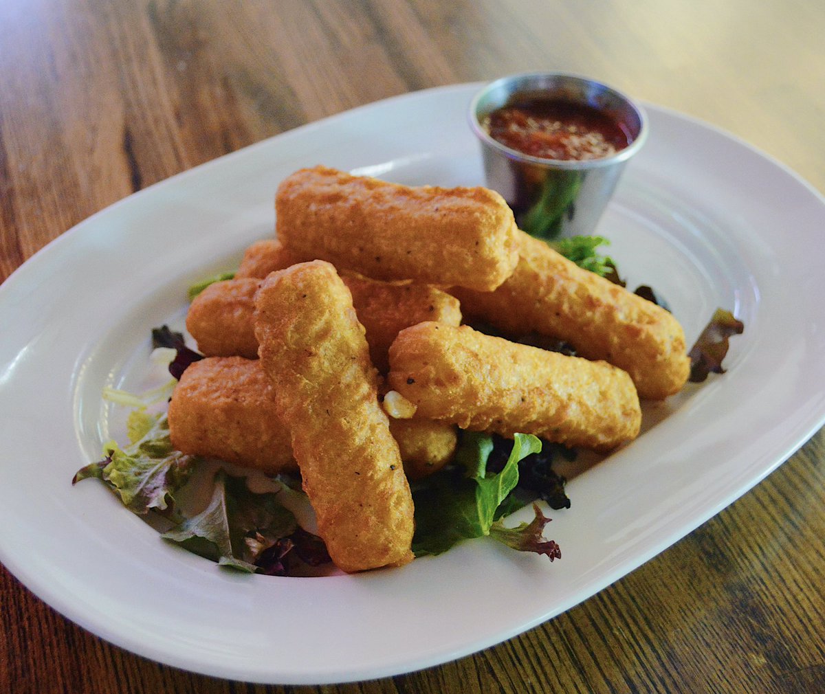 NEW MENU ITEM ALERT 🚨 

With all of our amazing week day specials and events, our new mozzarella sticks are the PERFECT starter to any entree order. 👌 

#202socialhouse #mozzarellasticks #goodfoodmood