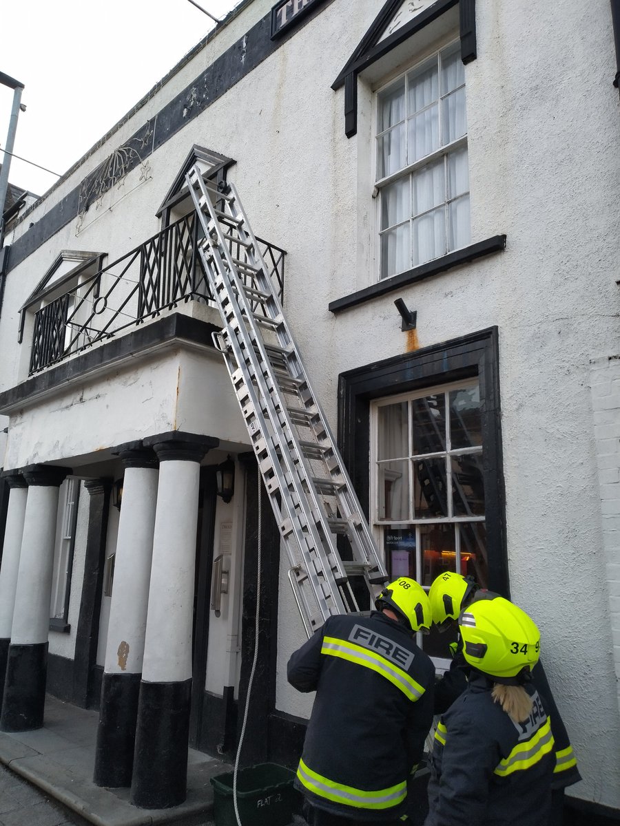 jdickenson08's tweet photo. Tonight was our first exercise since lockdown began. Training off station at a local risk is the best training a FF can have. Multiple persons reported in a heavily smoke logged building. Well done to #chard #axminster #ilminster #martock at #dsfireupdates https://t.co/rpPuBkE0r6