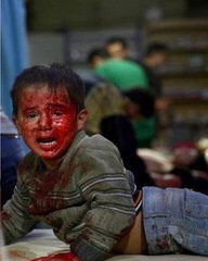 Bazı fotoğraflar ölümcüldür,ellerden daha fazla baskı yapar boğaza Gazze’ye vuruluyor.! 
 #AksadaBaskınVar