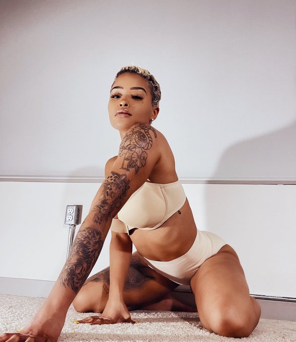 Am I thick yet? https://t.co/z5TpKnzZNX<a href="/tag/igottago"class="tags"><span>#igottago</span></a>