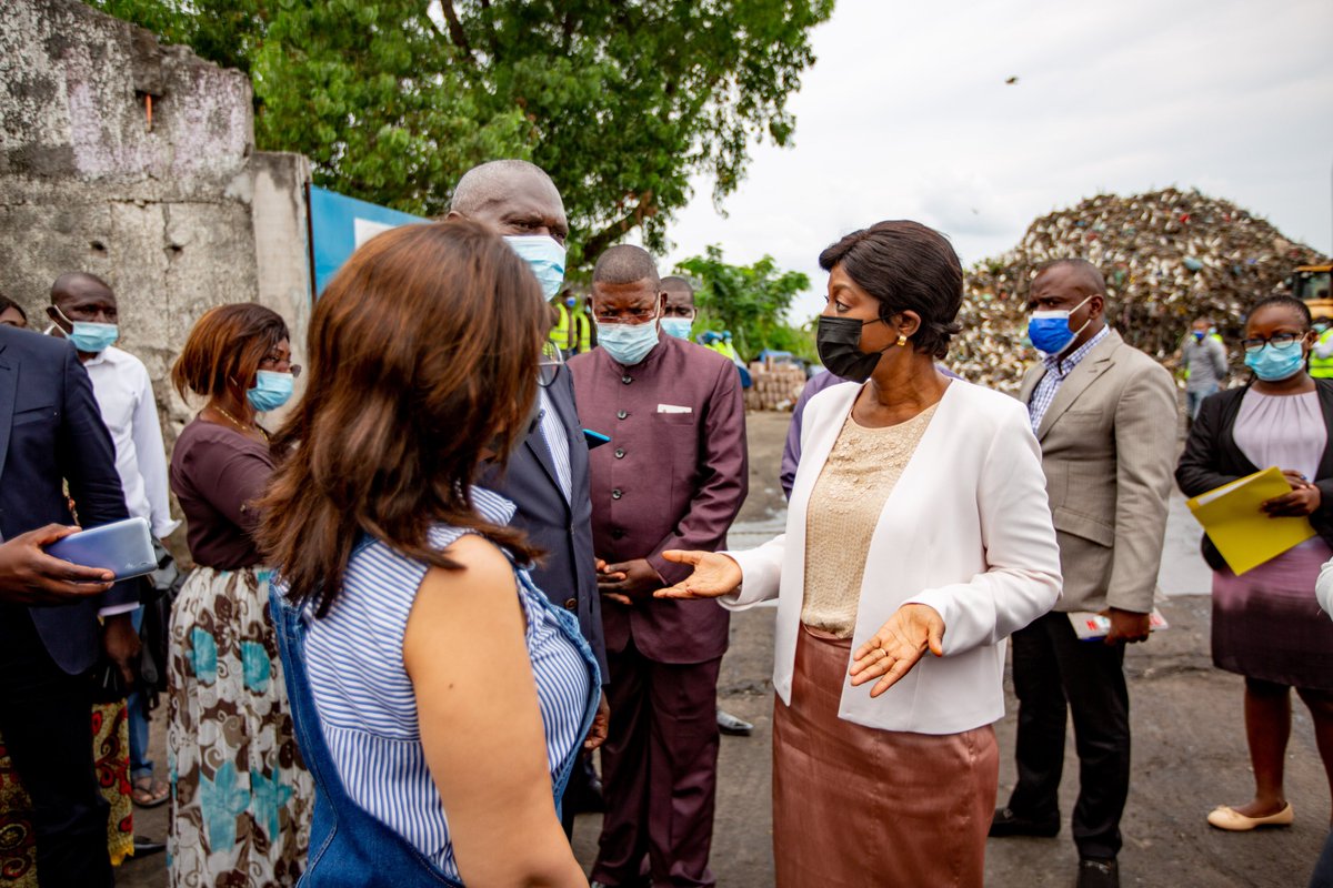 EnvDDBC_GouvCg's tweet photo. La Ministre @ASoudanNonault  préoccupée par les pollutions dues à l’accumulation des ordures ménagères de la société #Averda dans la zone industrielle de #Brazzaville

+ d'infos👉https://t.co/GbC0JMrny1 https://t.co/KVHawEpnxj