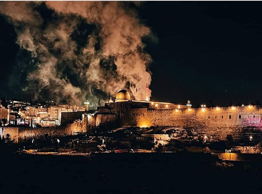 Ey insanoğlu bu ne cesaret Allahı gazabına karşı bu ne cesaret

#Aksadabaskınvar