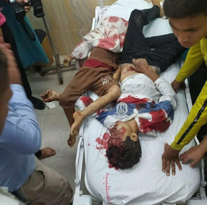 Bayram elbisesini giymesi gereken çocuk kefen giyiyor... sizi bilmem ama ben bunun altında eziliyorum

#AksayaBaskınVar