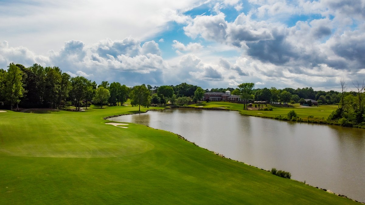EpsonTour's tweet photo. 📍River Run Country Club in Davidson, NC

#SymetraClassic I #VisitLakeNorman I #Road2LPGA https://t.co/kvXCsNbqWr