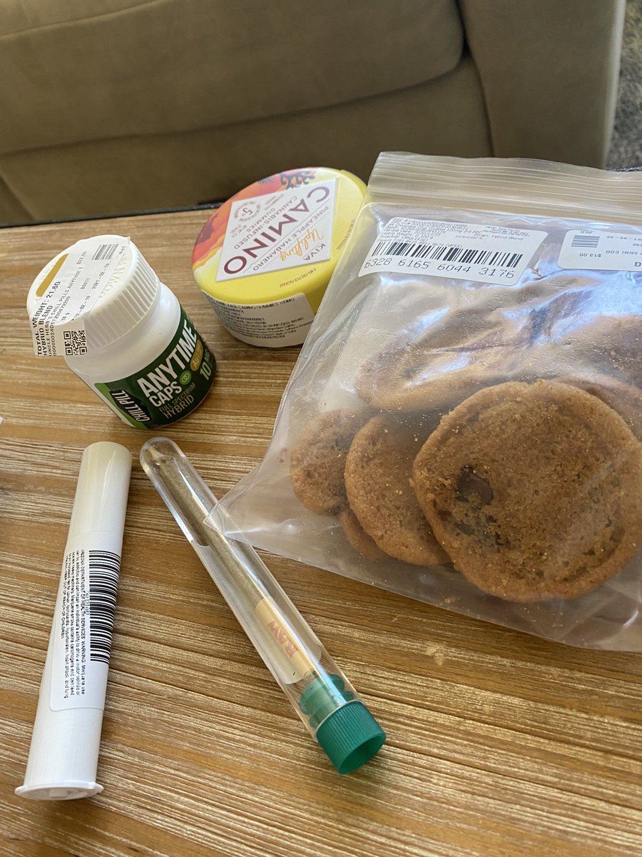 cloudwhite's tweet photo. wen you AZ chopped and you spend $330 on weed and bootleg #gucci. #GenerationCool #SlobbysWorld @netflix https://t.co/yr8OXM0HLn