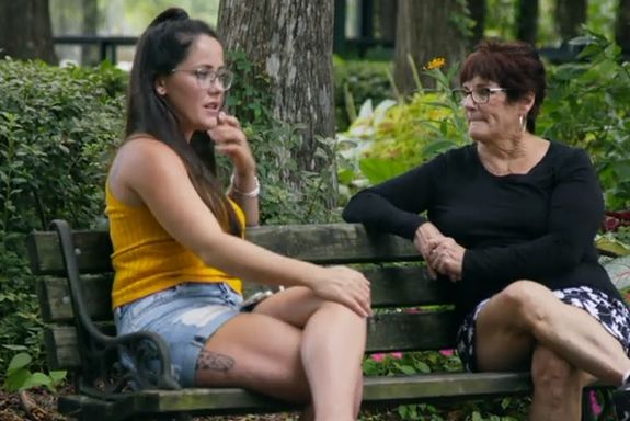 Teen Mom News Pile: Jenelle Evans cries about her mom Barbara's snub; Amber Portwood wins in court & more #TeenMom news: https://t.co/50QewN92dl https://t.co/mGa6ggGzRQ