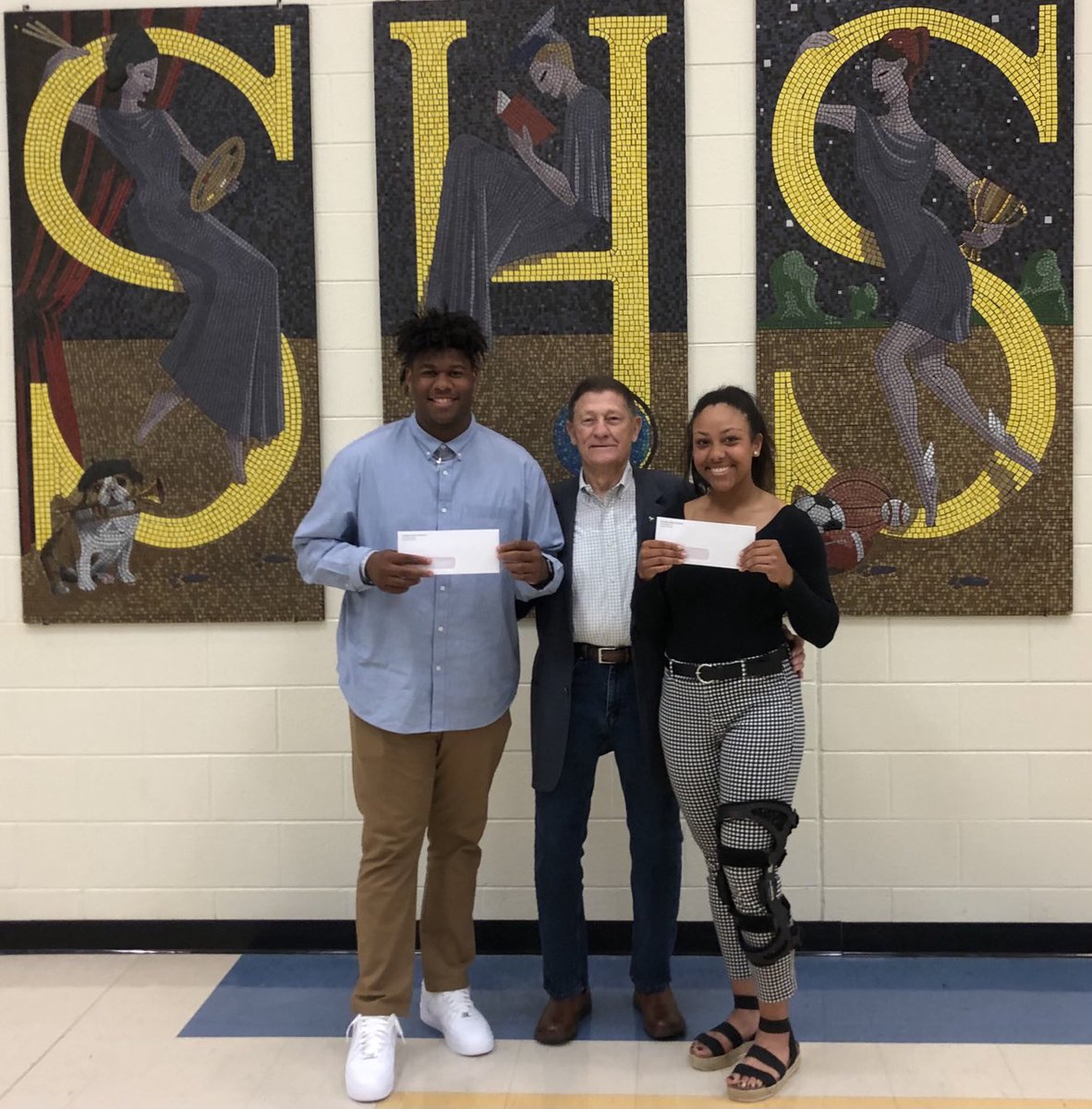 SmyrnaBulldog's tweet photo. When a living legend comes to present you with a scholarship established in his name, you not only say “thank you,” you listen to every wisdom-filled word he speaks. #iamabulldog ⁦@Azariajones7⁩ ⁦@Tavientigg⁩ ⁦⁦@Smyrna_Baseball⁩ ⁦@SMYRNASOFTBALL⁩ https://t.co/ElU9LqIMW5
