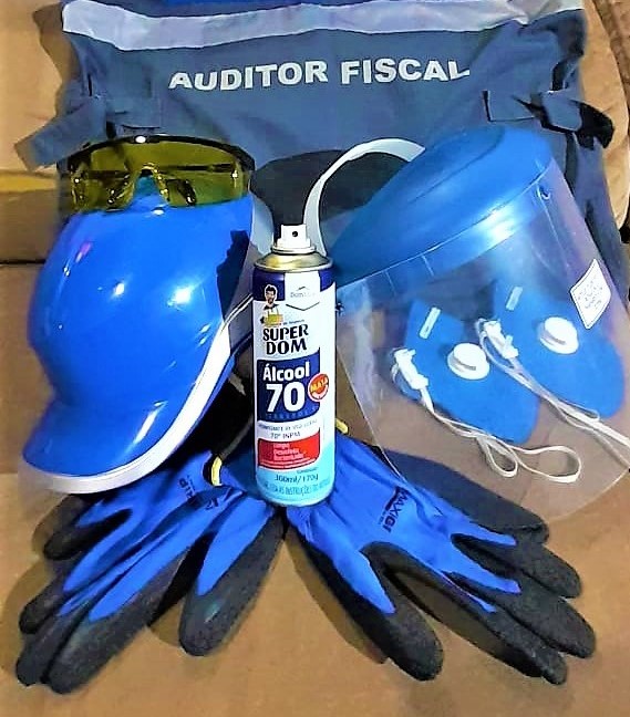 TeSindi's tweet image. VERGONHA: SERVIDORES DA DF LEGAL SÃO OBRIGADOS A COMPRAR EPIs

Segundo relato de Auditores e Inspetores da DF Legal, a pasta de Fiscalização de Atividades Urbanas - responsável pela observância das medidas de proteção sanitárias do Covid-19 - não fornece, sequer, máscara.