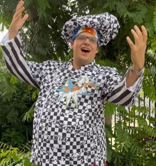 thinksmartwater's tweet image. Children love The Singing Chef. Water is his best friend! He knows the best ways to use water in the kitchen. Listen out for his catchy song! You may just become a #Unitywater #LocalWaterLegend like him 👨‍🍳👩‍🍳🥕🧅🥦  #WalterSmart Gibber smartwatermark.org/news/promotion…