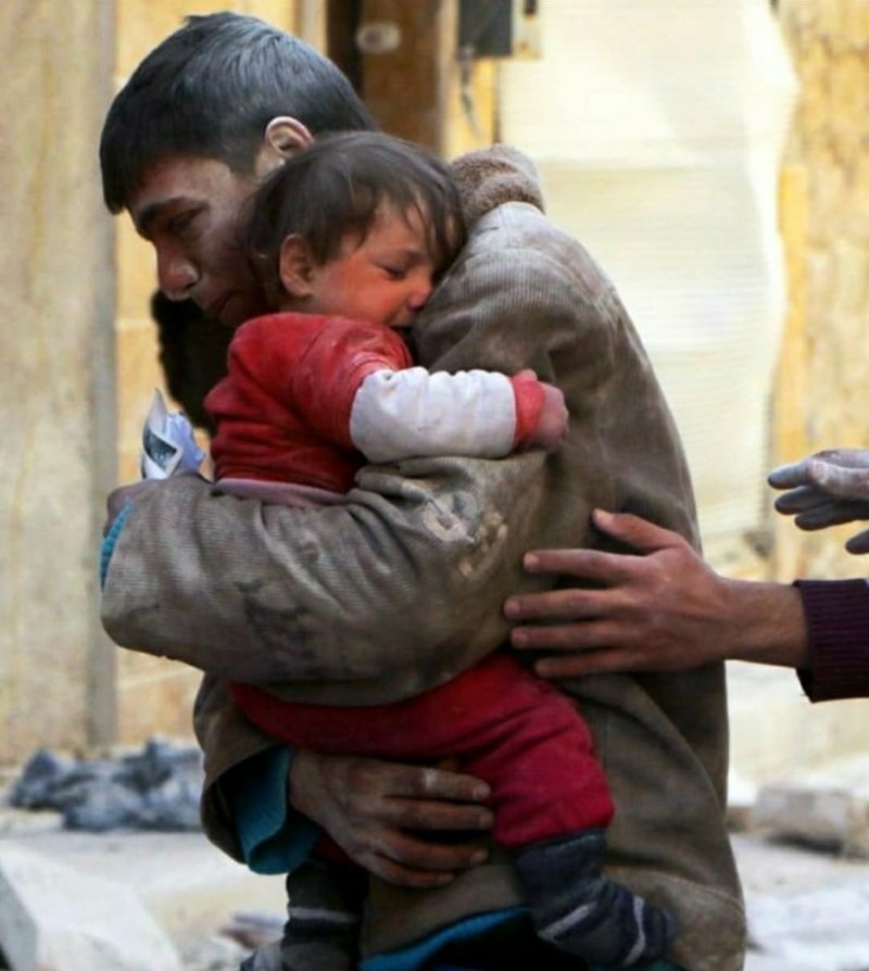 #AksadaBaskınVar Ne yazılabilir, ne söylenebilir ki? Bir tavşan animasyonu kadar insanların kalbini acıtmıyorsa bu resim, yansın tüm dünya.