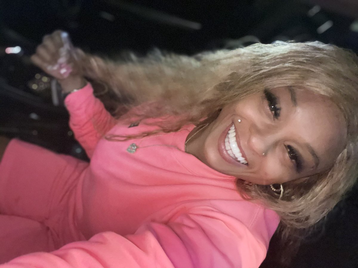 mamibutta420's tweet image. #ItsThaBitchWearNClothesForMe #ApplicationProduction #MELISSALOVEJONESPRODUCTIONS #WESTWITIT #NETWORKFORTHANETWORK #MAMIBUTTA420