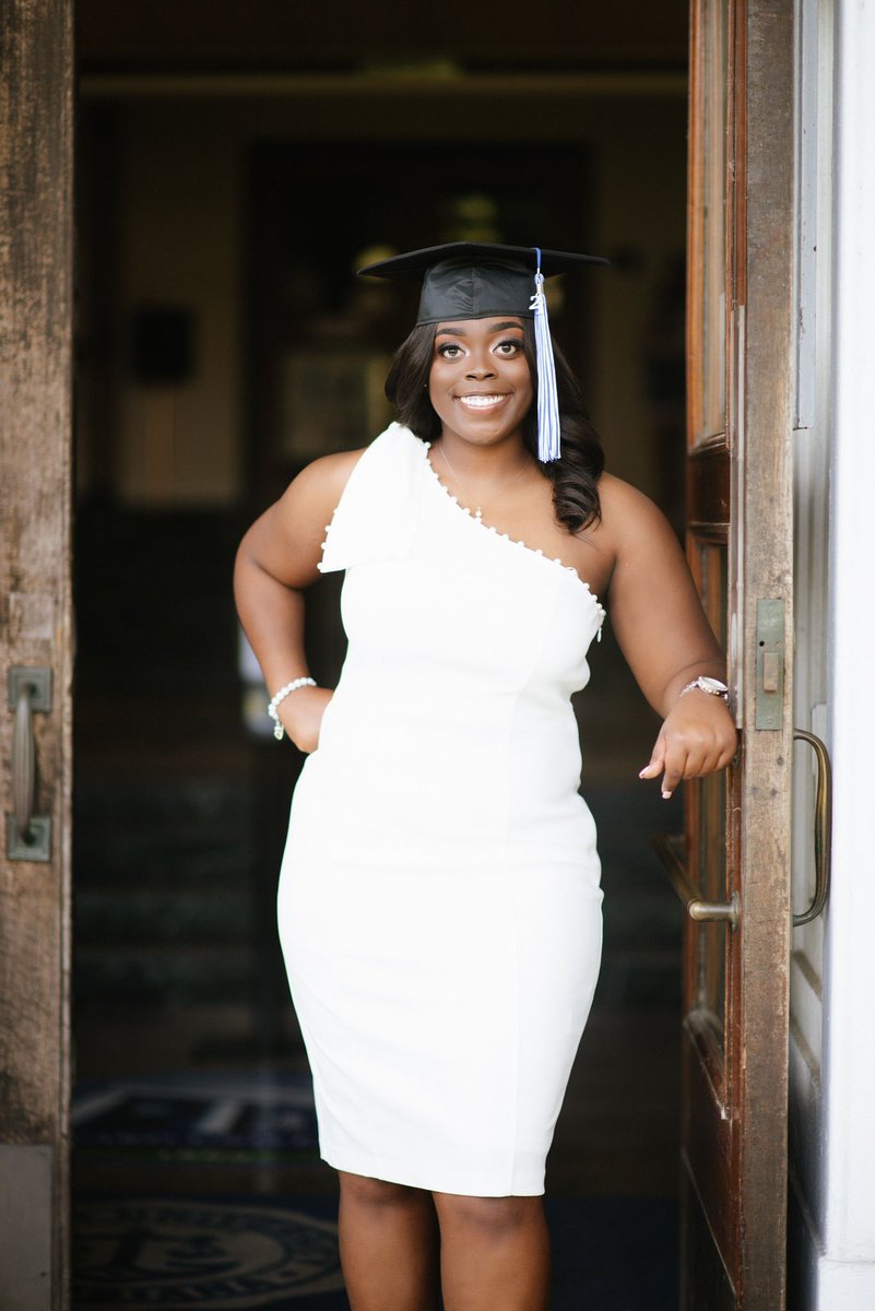 halle_dionne's tweet photo. “Every accomplishment starts with the decision to try.”🎓🌳
#GraduationWeek 
#GradSzn 
#Classof2021 https://t.co/IBKWAmRYL3